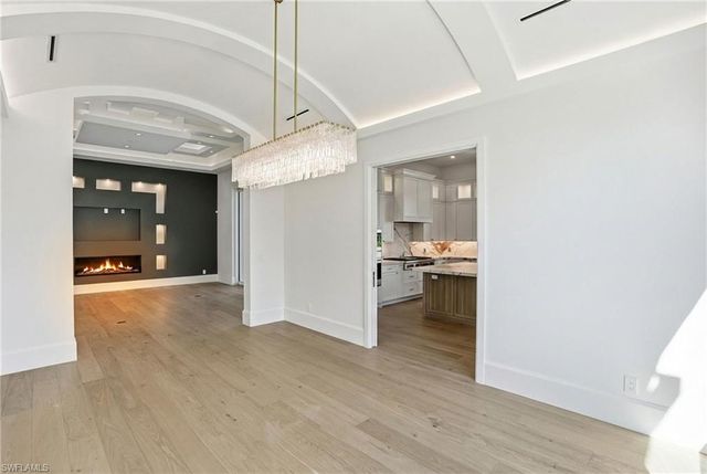 623 Park Shore DR, Naples, FL 34103