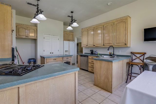 6712 SUNDANCE Circle, Joshua, TX 76058