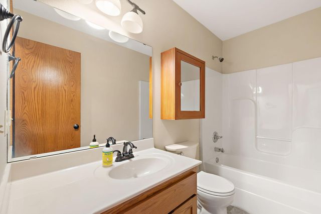 1201 Olivia Street SE, New Prague, MN 56071