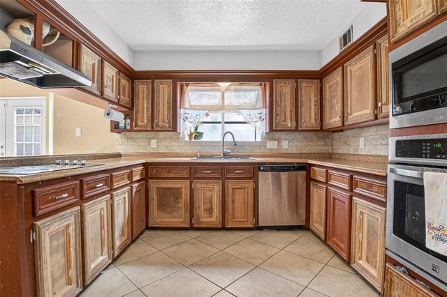 14811 Charlmont Drive, Houston, TX 77083
