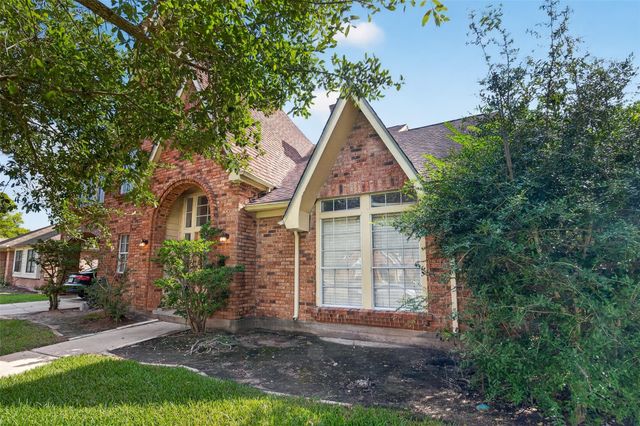 14811 Charlmont Drive, Houston, TX 77083