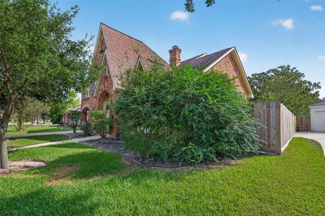 14811 Charlmont Drive, Houston, TX 77083