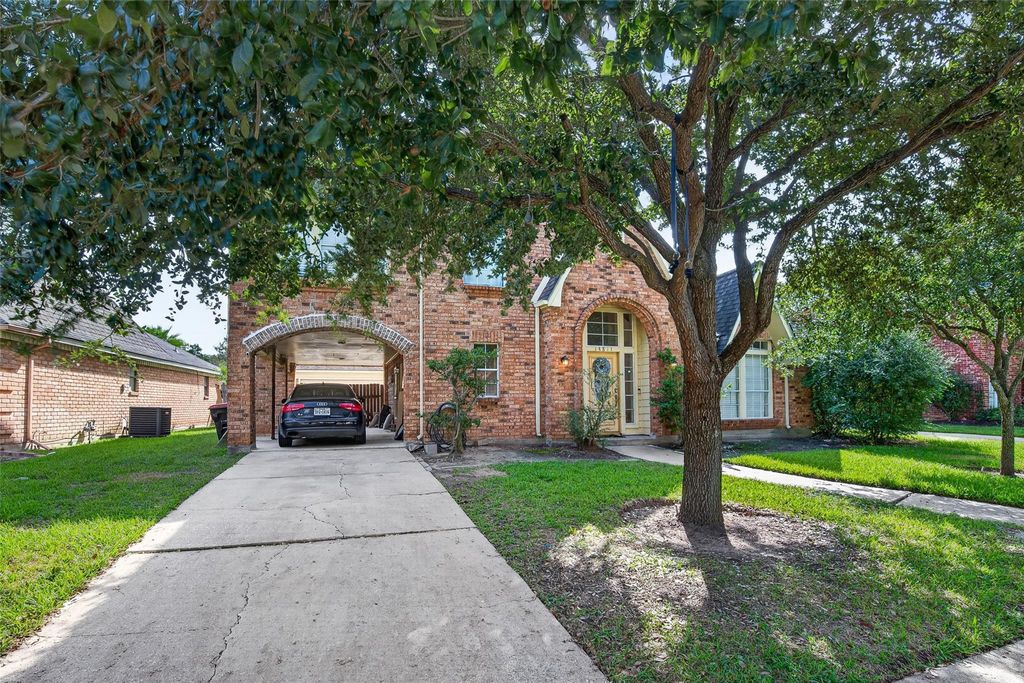 14811 Charlmont Drive, Houston, TX 77083