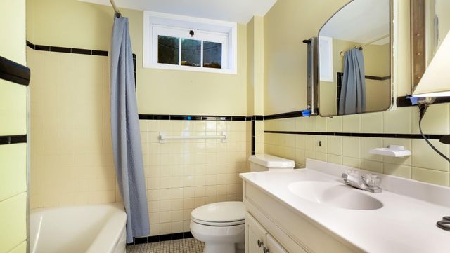 42 W RIDGE RD, Media, PA 19063