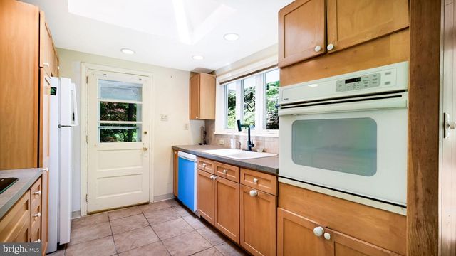 42 W RIDGE RD, Media, PA 19063