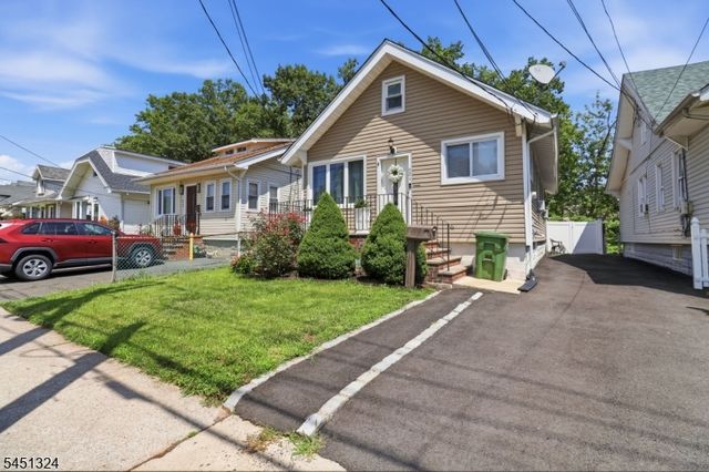 621 Spruce St, Roselle Boro, NJ 07203