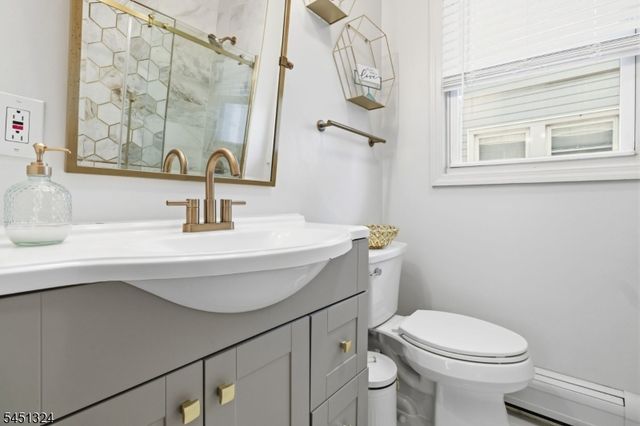 621 Spruce St, Roselle Boro, NJ 07203