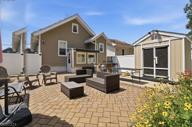621 Spruce St, Roselle Boro, NJ 07203