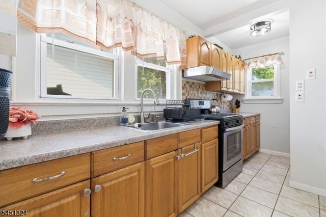 621 Spruce St, Roselle Boro, NJ 07203