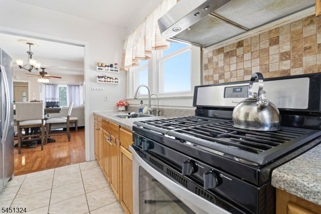 621 Spruce St, Roselle Boro, NJ 07203