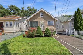 621 Spruce St, Roselle Boro, NJ 07203