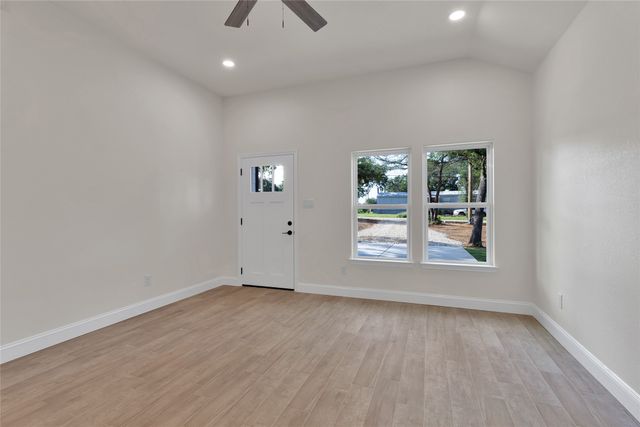 815 SW 28th Street, Mineral Wells, TX 76067