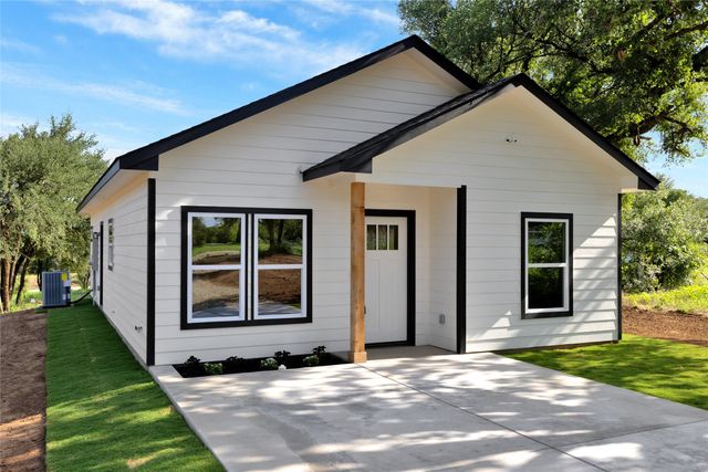 815 SW 28th Street, Mineral Wells, TX 76067