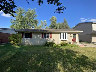 6850 Willow Creek Drive, Canton, MI 48187
