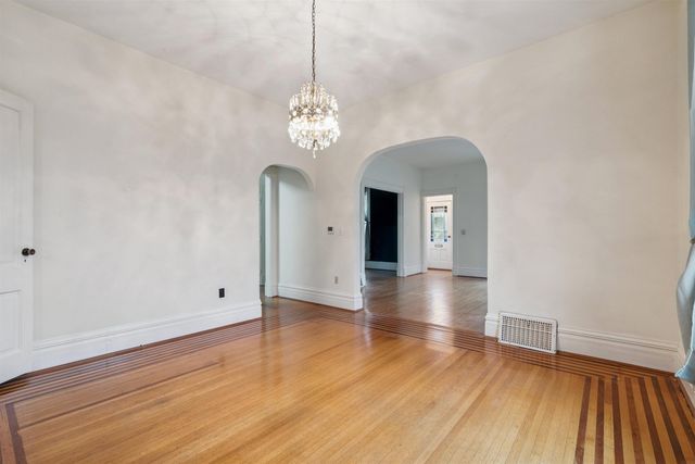 200 E Butler Street, Manchester, IA 52057