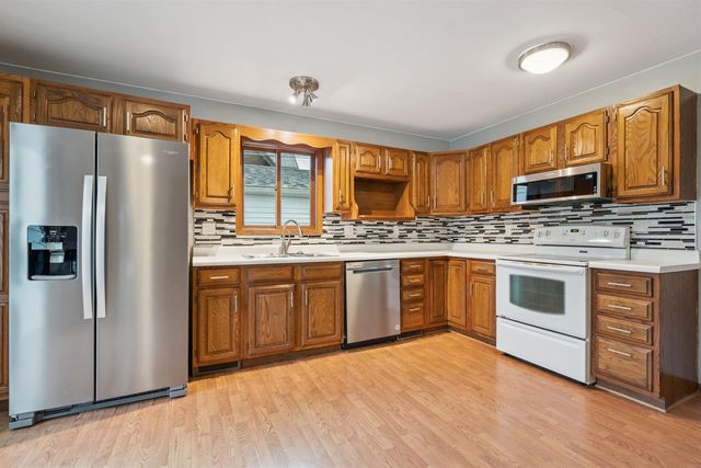 200 E Butler Street, Manchester, IA 52057