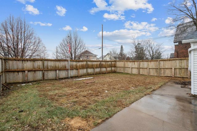 200 E Butler Street, Manchester, IA 52057