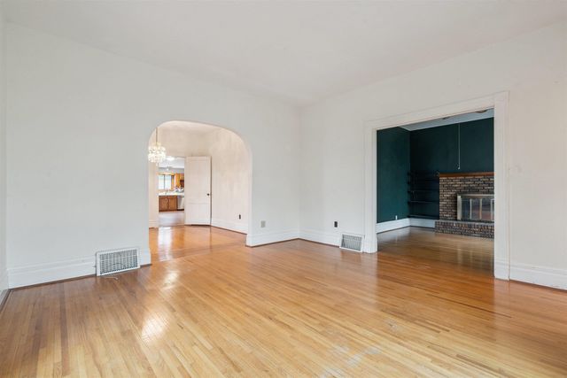 200 E Butler Street, Manchester, IA 52057