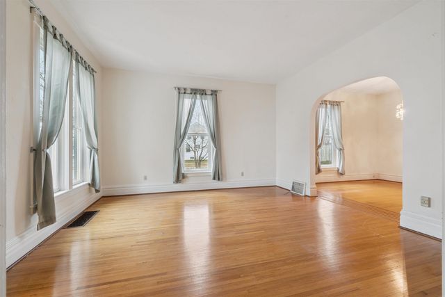 200 E Butler Street, Manchester, IA 52057