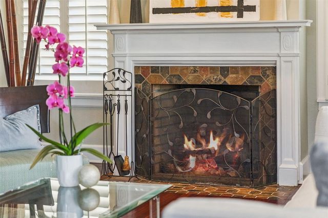 910 ALAMEDA STREET, Orlando, FL 32804