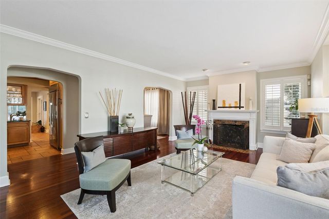 910 ALAMEDA STREET, Orlando, FL 32804