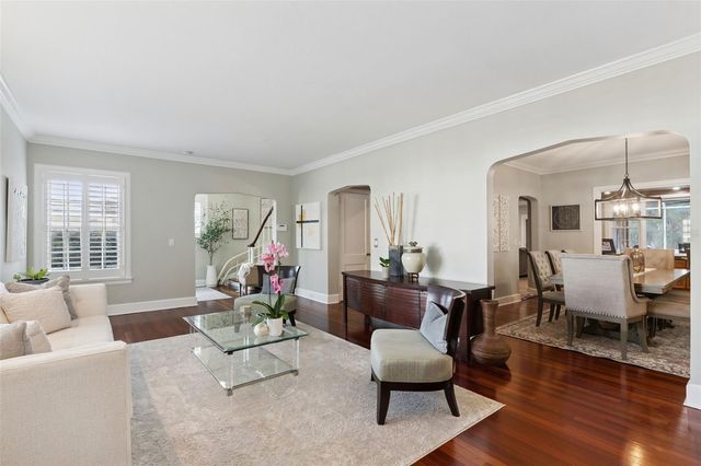 910 ALAMEDA STREET, Orlando, FL 32804