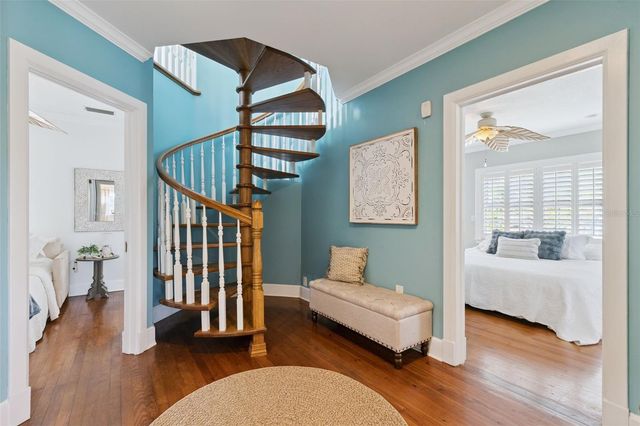 910 ALAMEDA STREET, Orlando, FL 32804