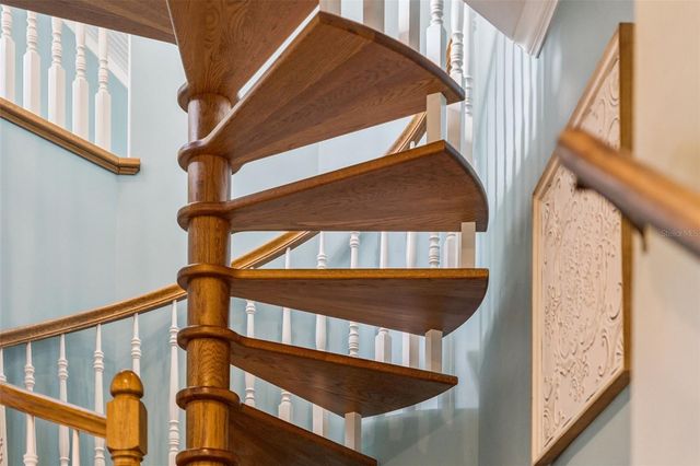 910 ALAMEDA STREET, Orlando, FL 32804