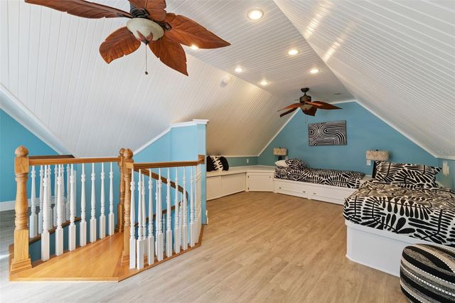 910 ALAMEDA STREET, Orlando, FL 32804