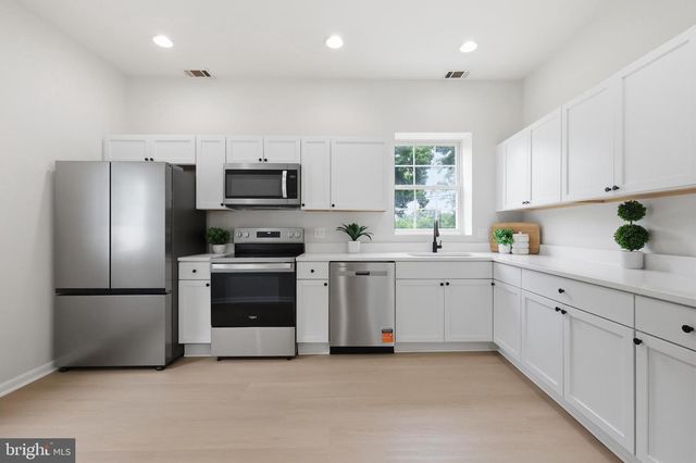 901 NOVA AVE, Capitol Heights, MD 20743