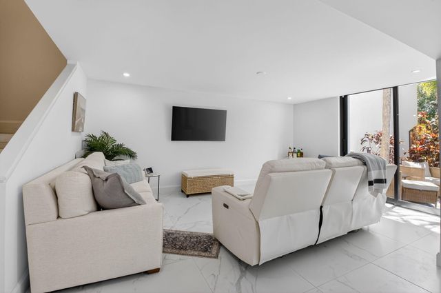 3707 Bridgewood Drive, Boca Raton, FL 33434