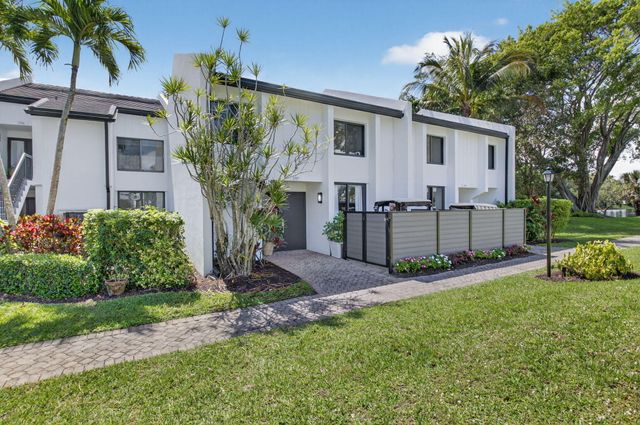 3707 Bridgewood Drive, Boca Raton, FL 33434