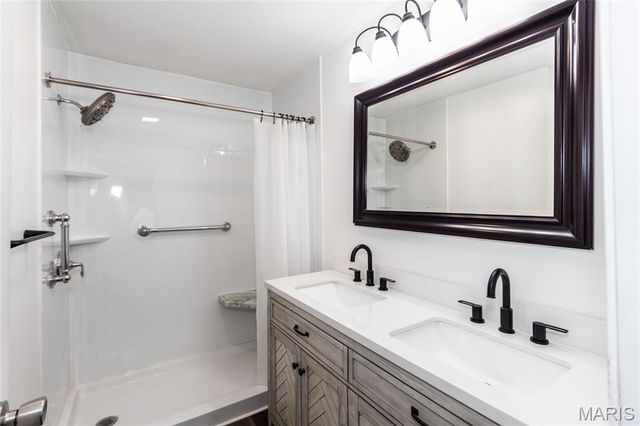 816 Sun Valley S, Arnold, MO 63010
