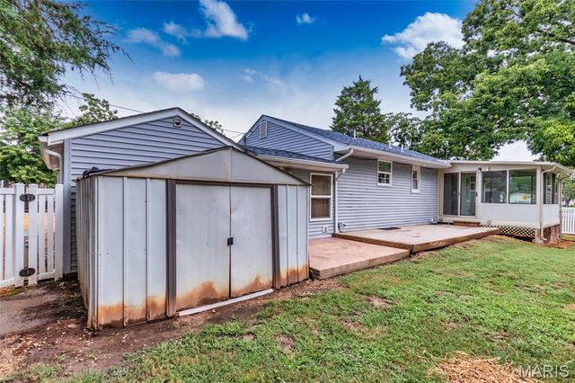 816 Sun Valley S, Arnold, MO 63010
