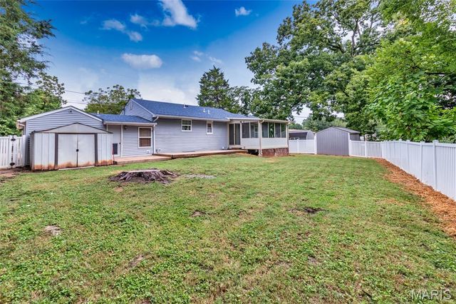 816 Sun Valley S, Arnold, MO 63010