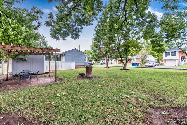 816 Sun Valley S, Arnold, MO 63010