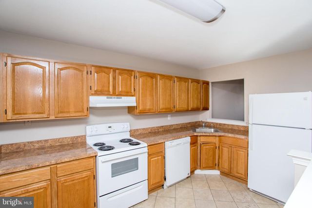 10014 BEACON HILL DR, Southampton, PA 18966