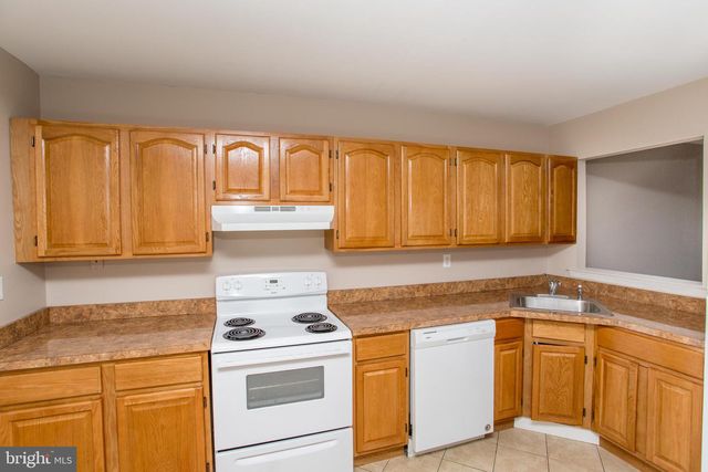 10014 BEACON HILL DR, Southampton, PA 18966