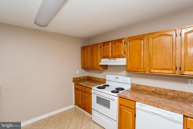 10014 BEACON HILL DR, Southampton, PA 18966