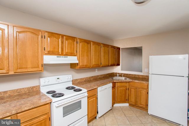 10014 BEACON HILL DR, Southampton, PA 18966