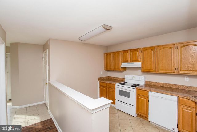 10014 BEACON HILL DR, Southampton, PA 18966