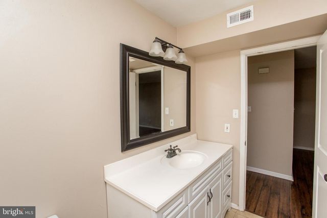 10014 BEACON HILL DR, Southampton, PA 18966