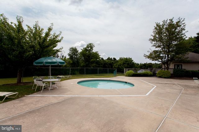 10014 BEACON HILL DR, Southampton, PA 18966