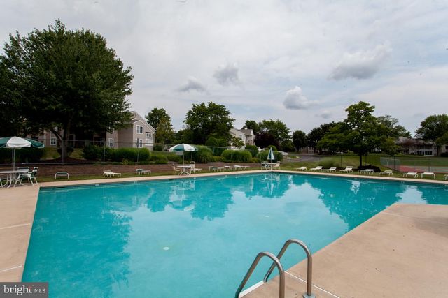 10014 BEACON HILL DR, Southampton, PA 18966