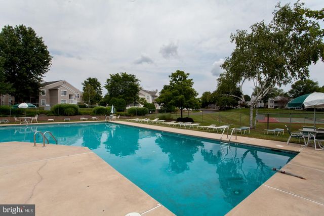 10014 BEACON HILL DR, Southampton, PA 18966