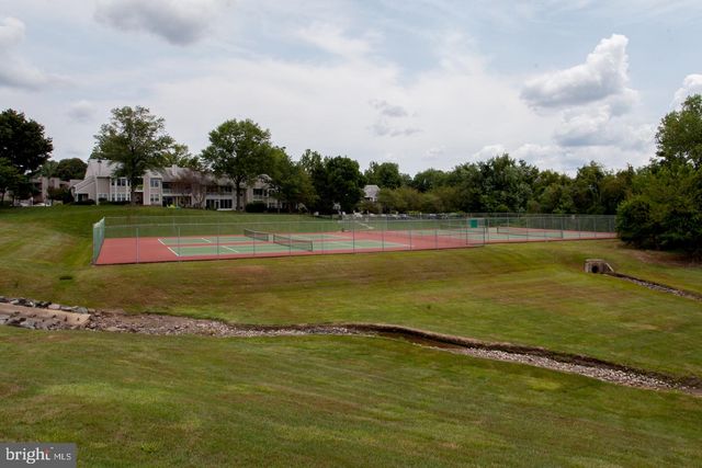 10014 BEACON HILL DR, Southampton, PA 18966