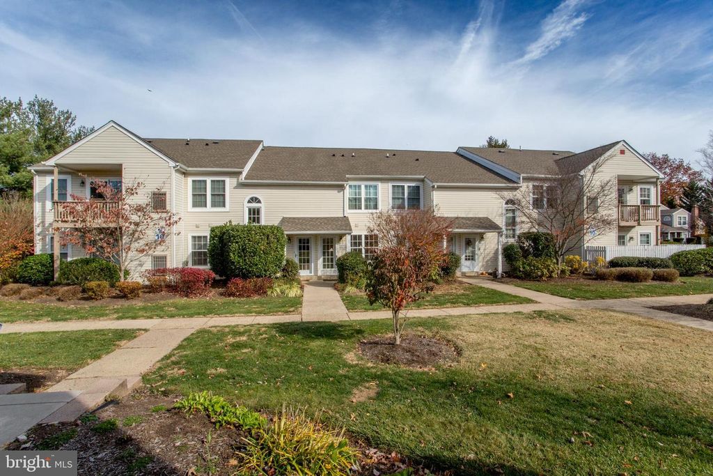 10014 BEACON HILL DR, Southampton, PA 18966