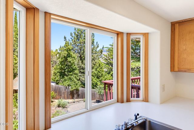 457 Walnut Street, Ashland, OR 97520