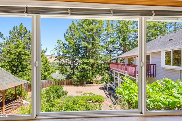457 Walnut Street, Ashland, OR 97520