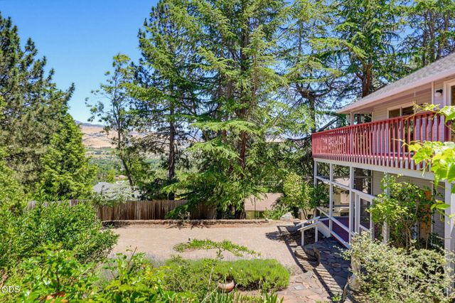457 Walnut Street, Ashland, OR 97520